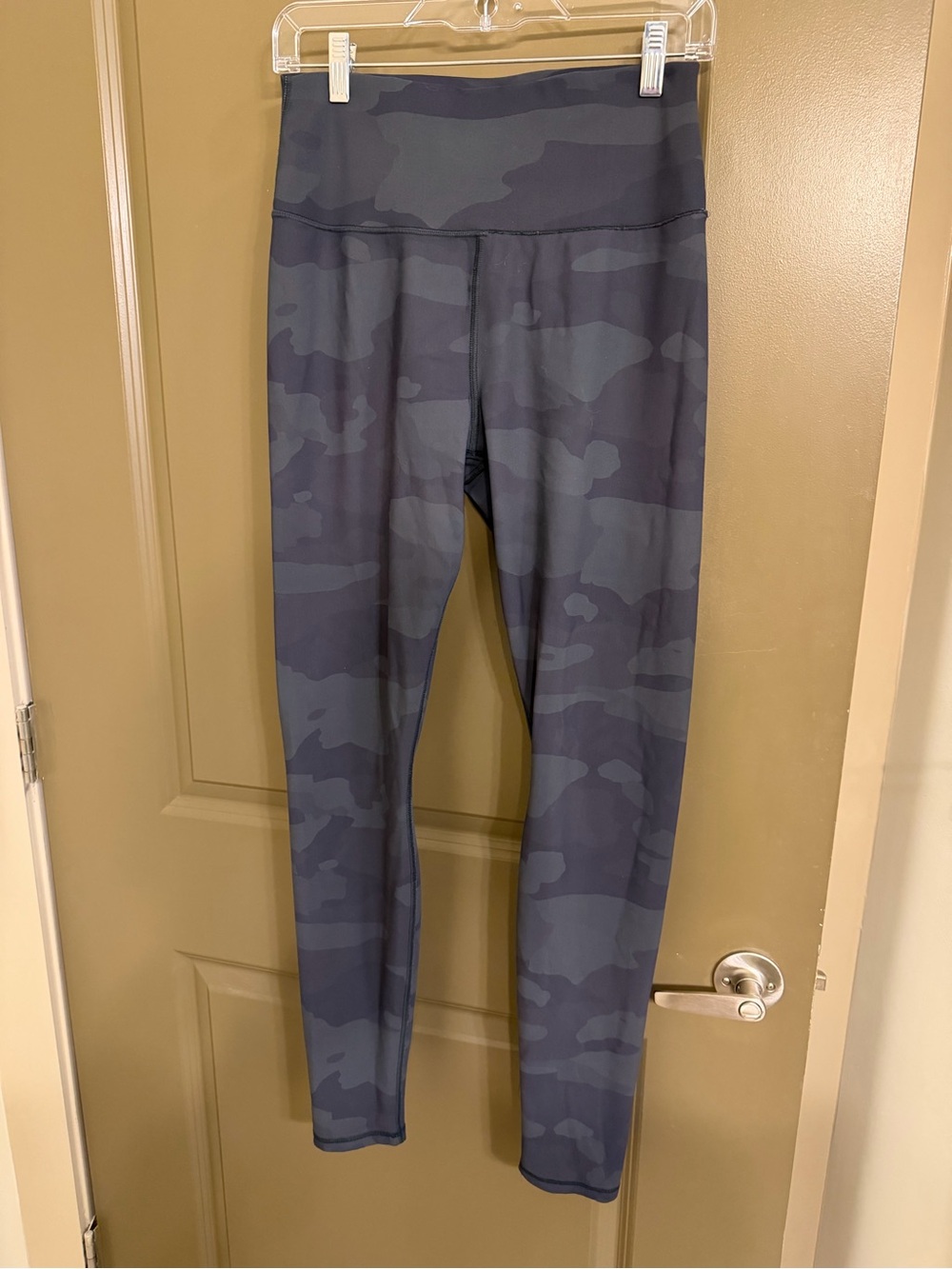 Alo Camo Vapor High-Waist Leggings